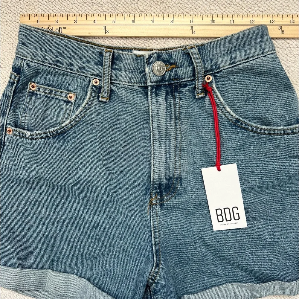 URBAN OUTFITTERS BDG BLUE JEANS SHORTS MOM HIGH WAISTED VINTAGE STYLE Size: 27 - Picture 9 of 16